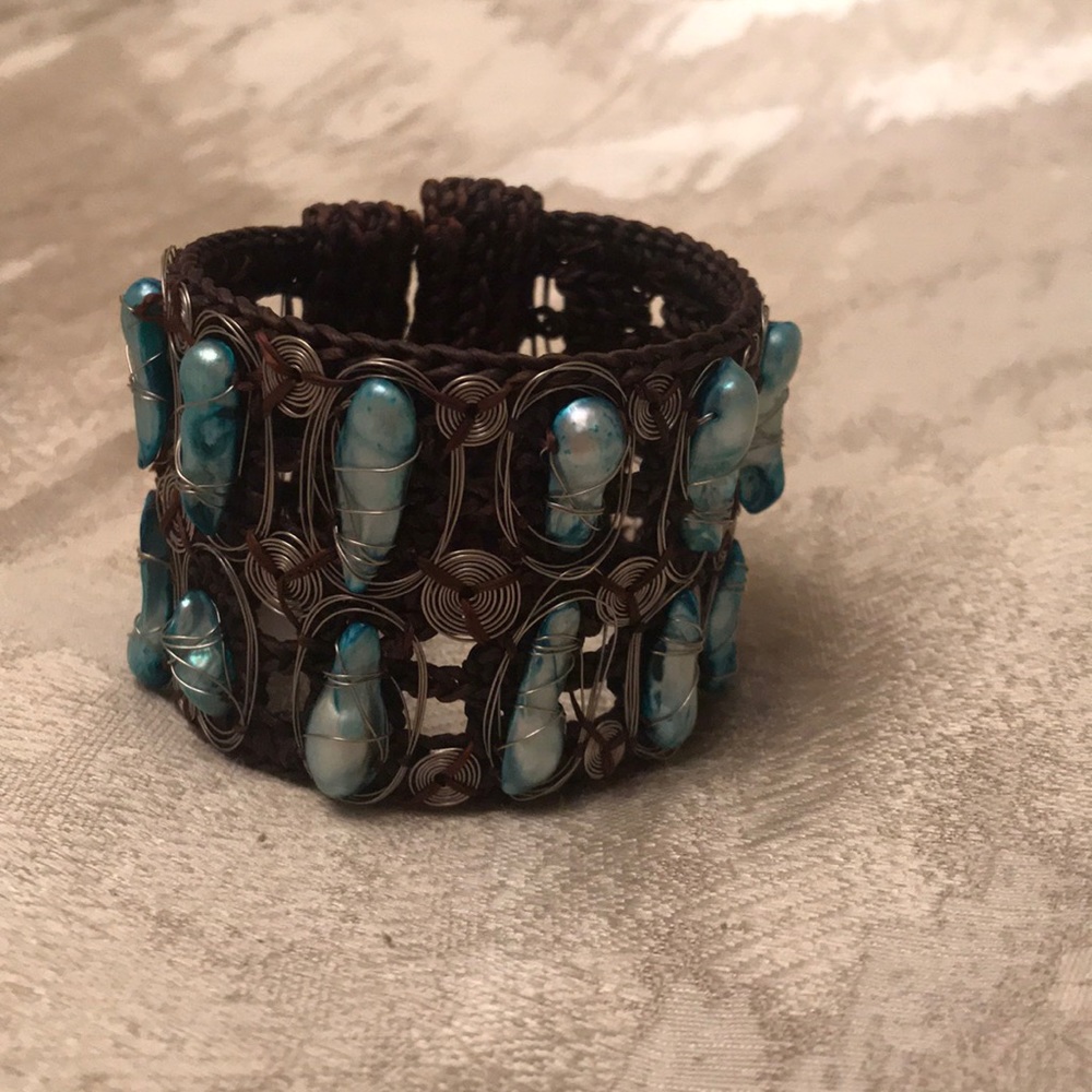 Cuff - Picture 4 of 4